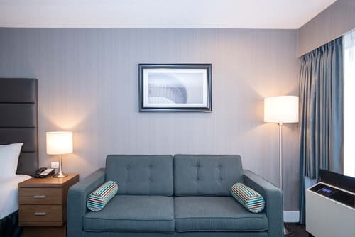 Sandman Signature Calgary Downtown Hotel, Room