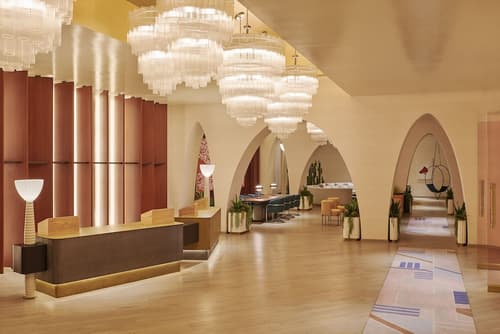 Virgin Hotels Las Vegas, Curio Collection by Hilton, Reception