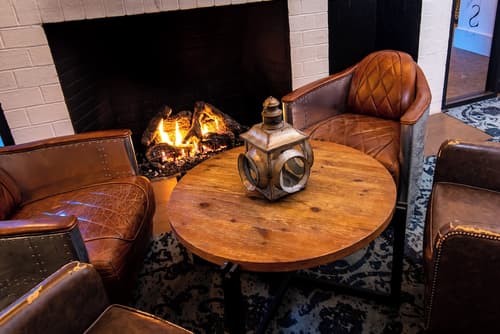 Hilton Mystic, Lobby sitting area