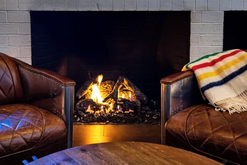 Hilton Mystic, Lobby sitting area