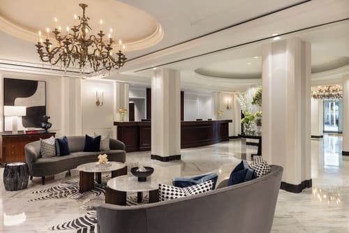 Omni Berkshire Place, Lobby lounge