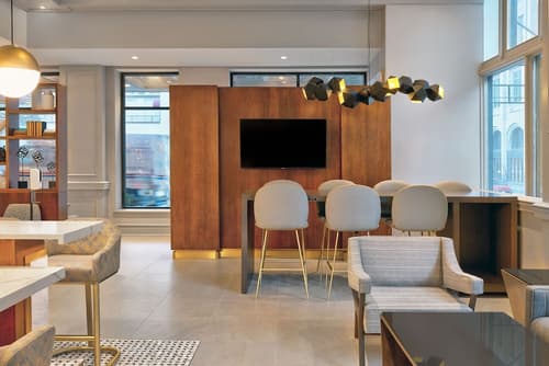 Le Meridien St. Louis Downtown, Lobby lounge