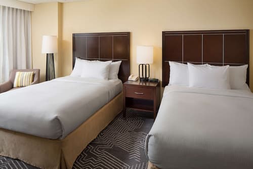 DoubleTree by Hilton Los Angeles - Commerce, Room