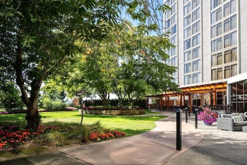 Radisson Blu Vancouver Airport Hotel & Marina, Exterior