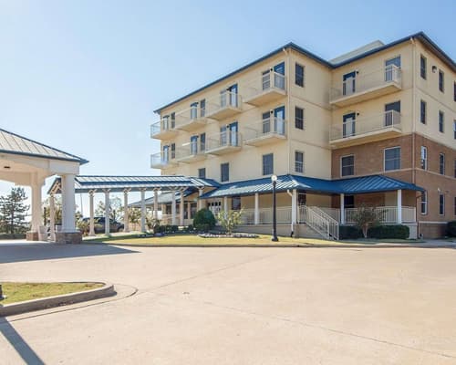 Quality Inn Tulsa - Downtown West, Exterior