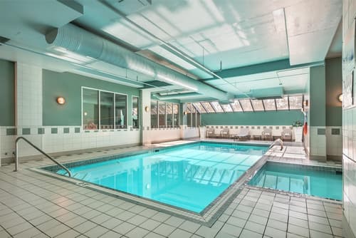 Best Western Plus Calgary Centre Inn, Pool