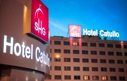 Hotel Catullo, Front of property