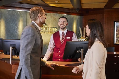 Grand Elysee Hamburg, Reception