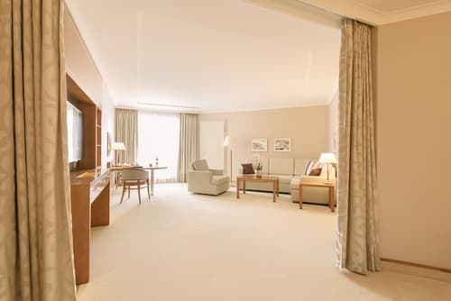 Grand Elysee Hamburg, Room