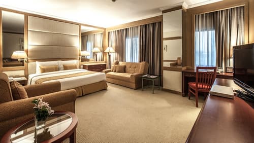 Arnoma Grand, Room