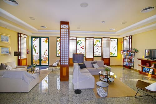 Hotel Mainake, Lobby sitting area
