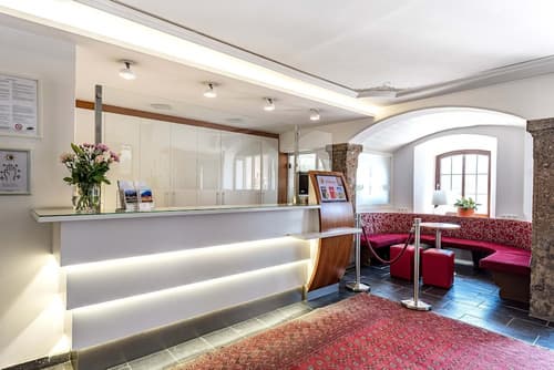 Hotel Mondschein, Reception