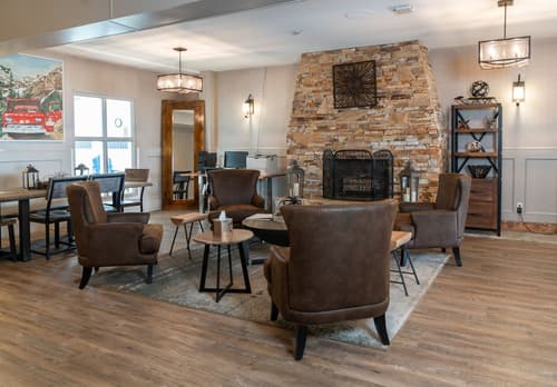 Prestige Inn Golden, Reception