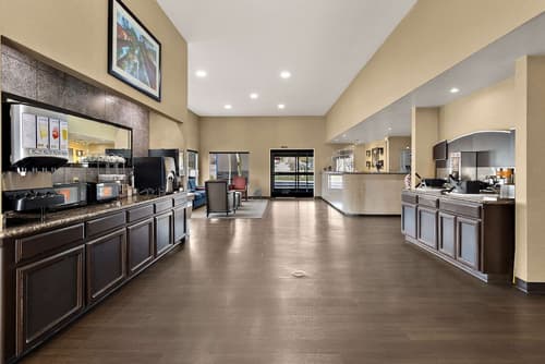 Comfort Inn & Suites Sequoia/Kings Canyon, Lobby