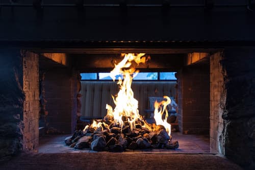 Outbound Mammoth, Lobby lounge