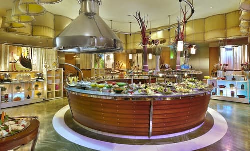 Jeddah Hilton, Restaurant