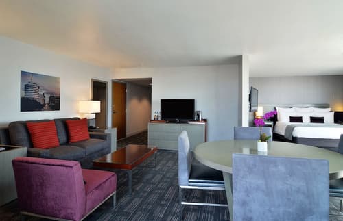 Loews Hollywood Hotel, Room