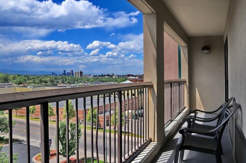 Hampton Inn & Suites Denver - Cherry Creek, Mountain view