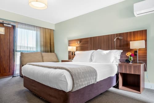 Holiday Inn Queenstown Frankton Road by IHG, Room