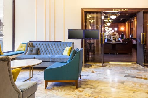 Hotel Capitol, Lobby