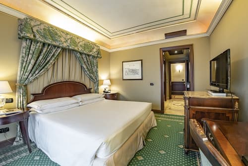 River Château Hotel, Room