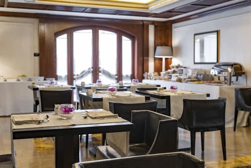 River Château Hotel, Breakfast area