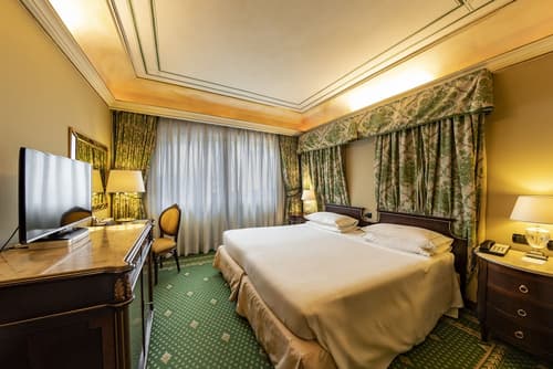 River Château Hotel, Room