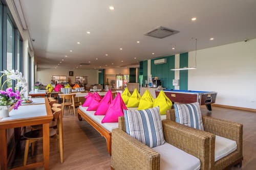 Best Western Phuket Ocean Resort, Lobby sitting area