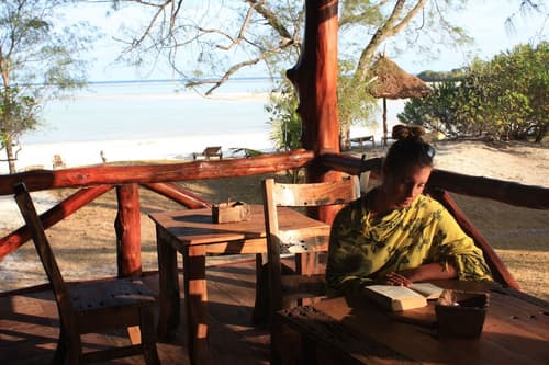Pemba Eco Lodge, Check-in/check-out kiosk