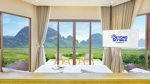 Beyond Skywalk Nangshi, Room