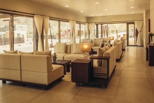 Cloud 7 Residence AlUla, Lobby sitting area