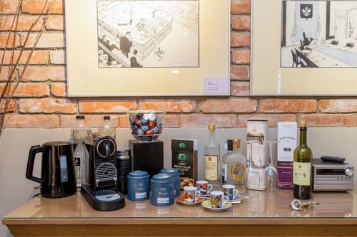 Ratiu House, Executive lounge