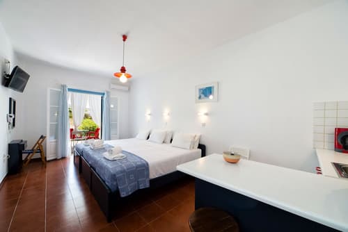 Fivos Apartments, Room