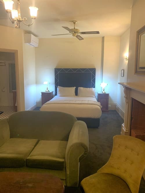 The Macquarie Hotel, Room
