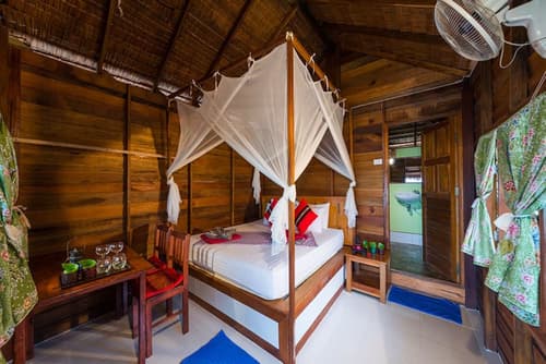 Lipe Beach Resort, Room