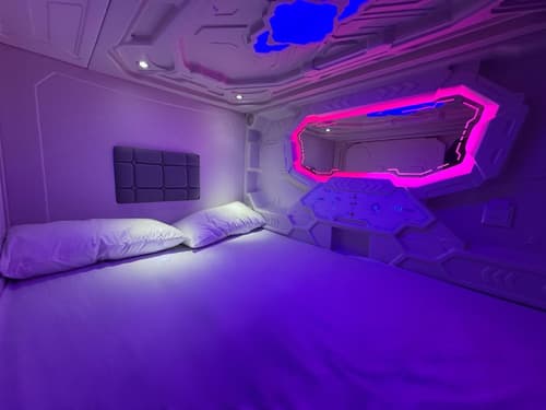 Hostel Space Capsule, Room