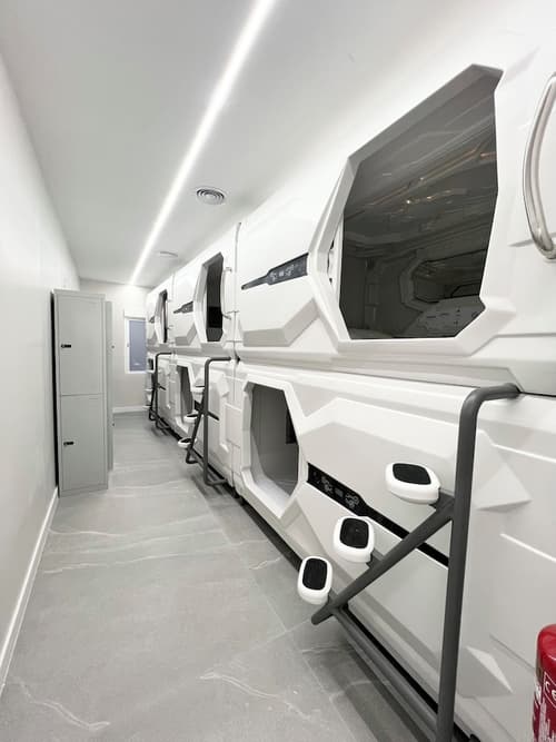 Hostel Space Capsule, Room
