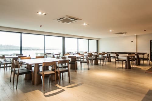 Hotel Pérola, Dining