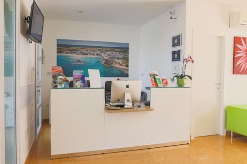 Donnosanto Hotel, Reception