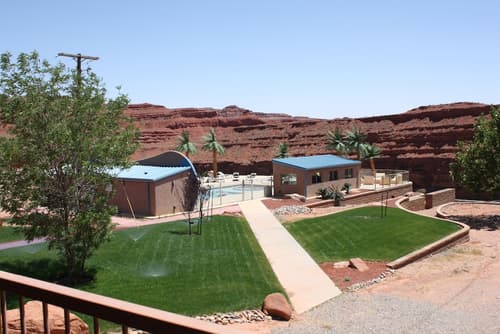 Hat Rock Inn, Property grounds