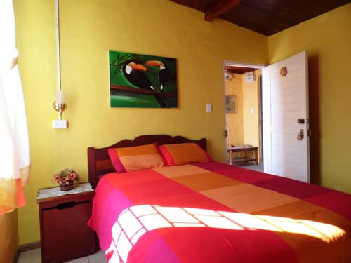 La Casa Amarilla, Room