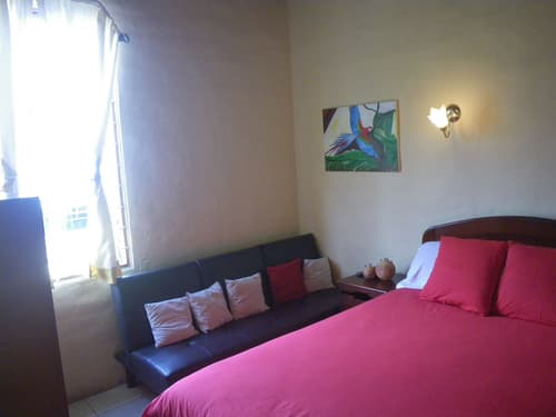 La Casa Amarilla, Room