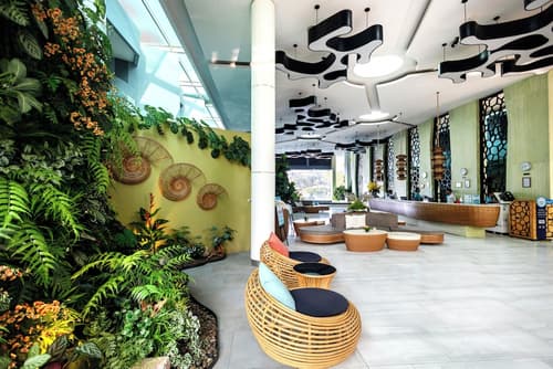 Crest Resort & Pool Villas, Lobby sitting area