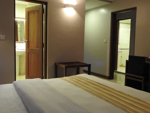 Venus Premier Hotel, Room