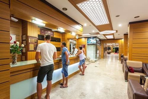 Galaxy Beach Hotel, Reception