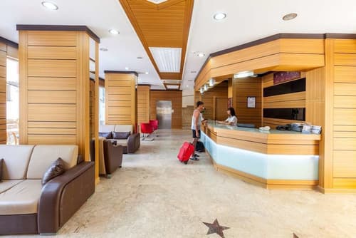 Galaxy Beach Hotel, Reception