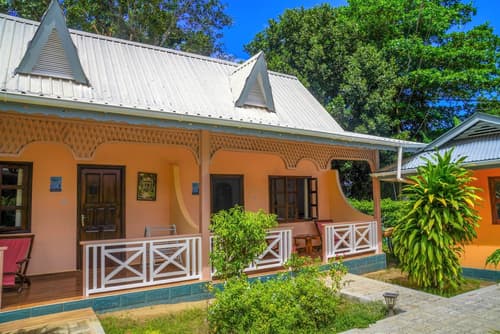 Bernique Guest House, Exterior