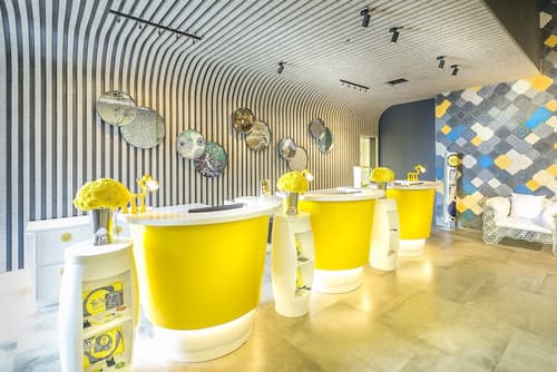 YELLO Hotel Harmoni Jakarta, Reception