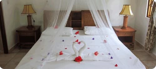 Le surmer self catering chalets, Room