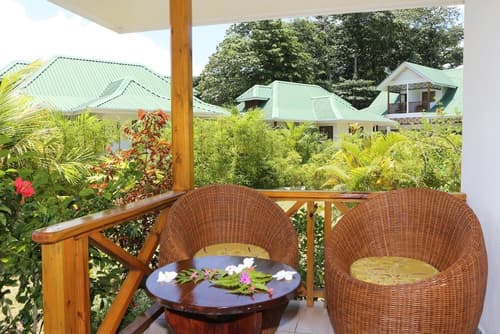 Le surmer self catering chalets, Balcony